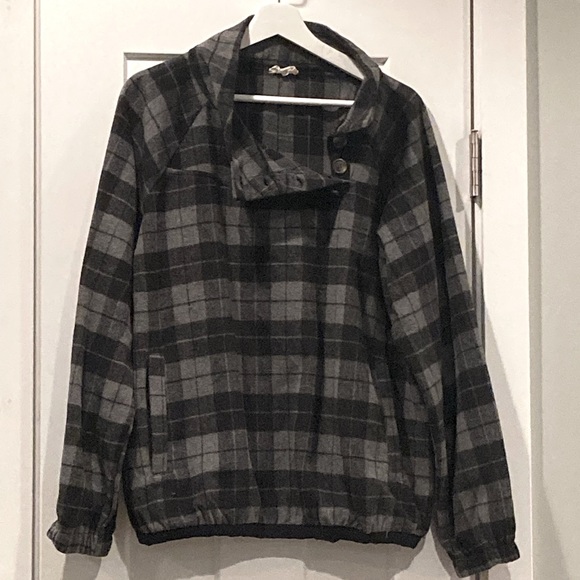 Hem & Thread pullover - Picture 2 of 7